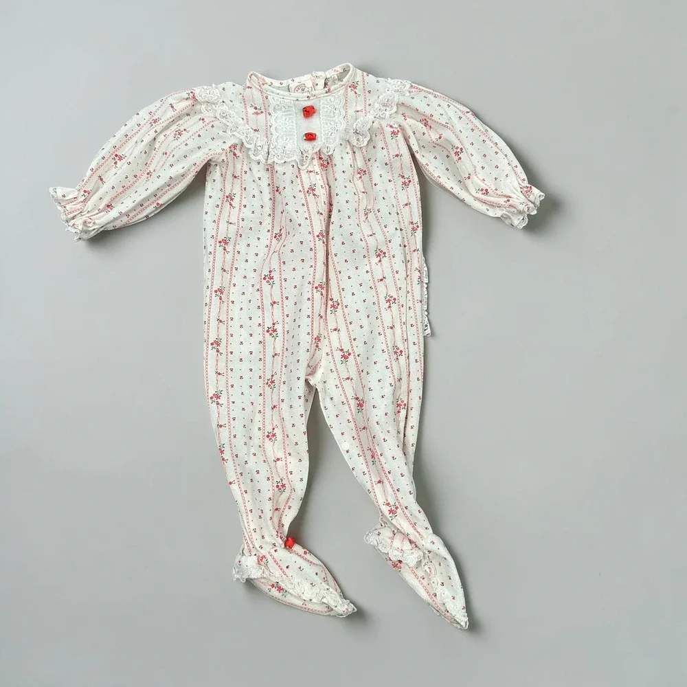 Bright Creek Vintage Floral Lace Footed Sleeper Pajamas White Red 0-3 Mo Girls